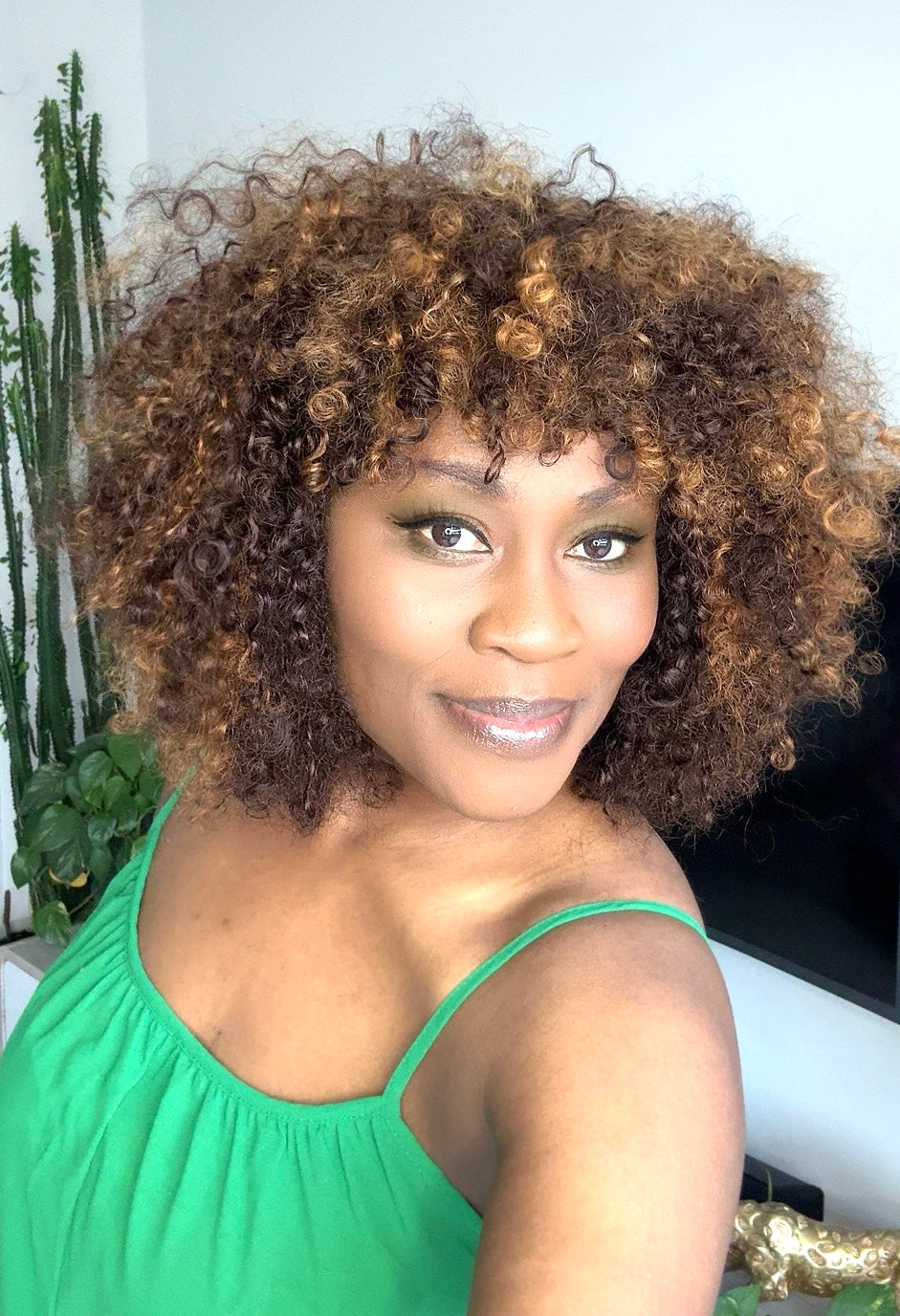 Leilani Unit – Highlighted Pixie Curl Wig