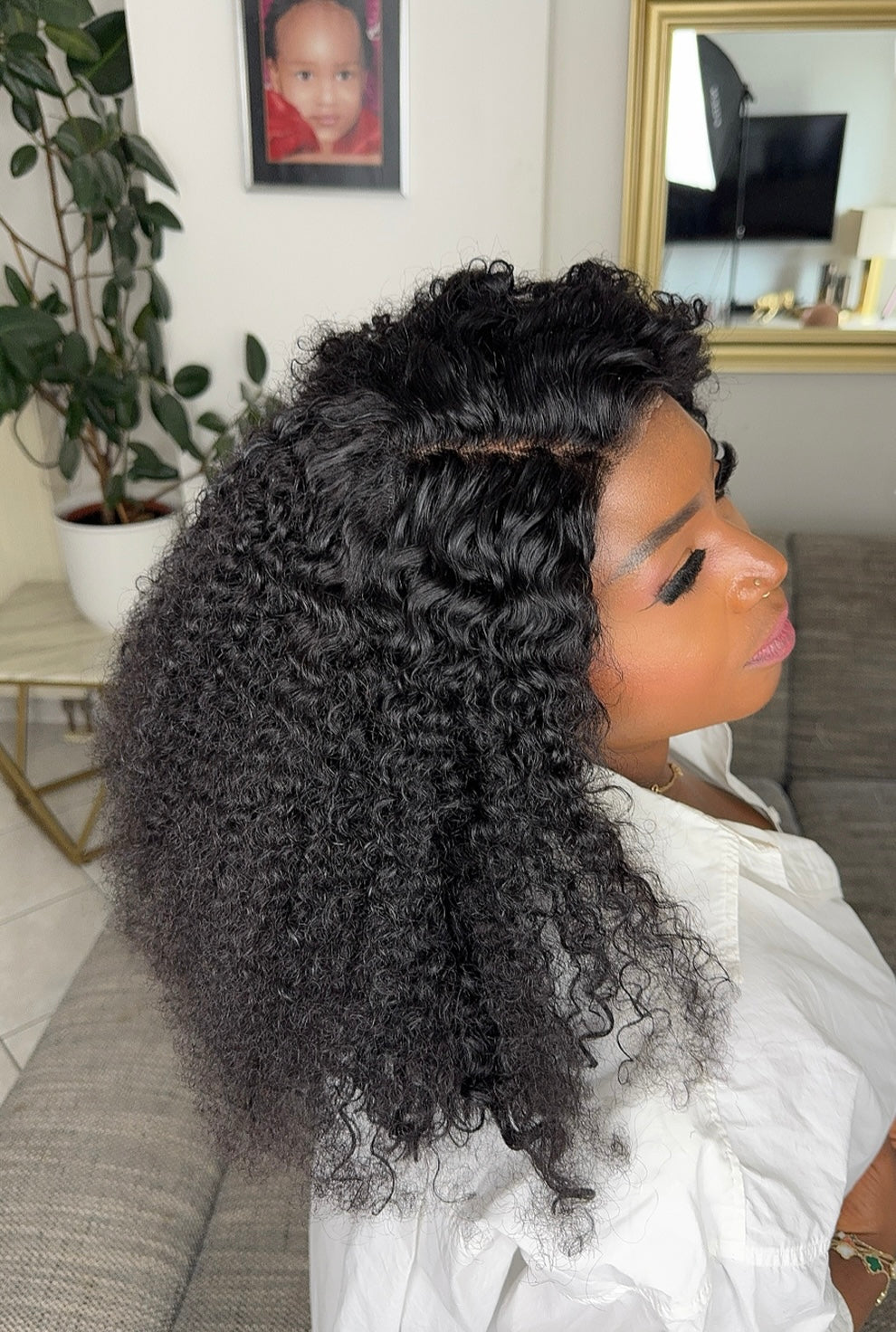 Anya Unit – The Soft Wave That Speaks Elegance Without Words